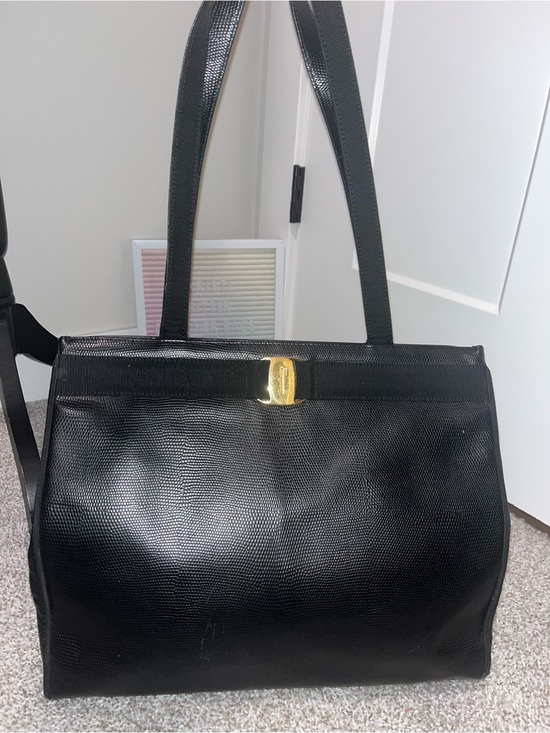 Salvatore Ferragamo Handbags - Salvatore Ferragamo Vala Shoulder Bag